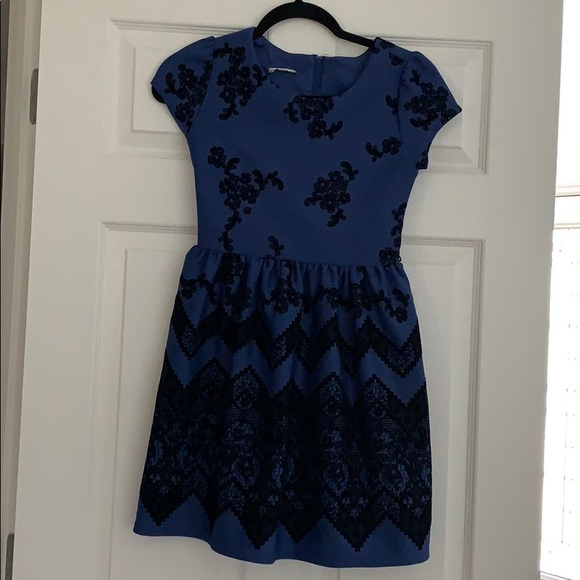 Little girl dress sz 8 - Picture 2 of 2